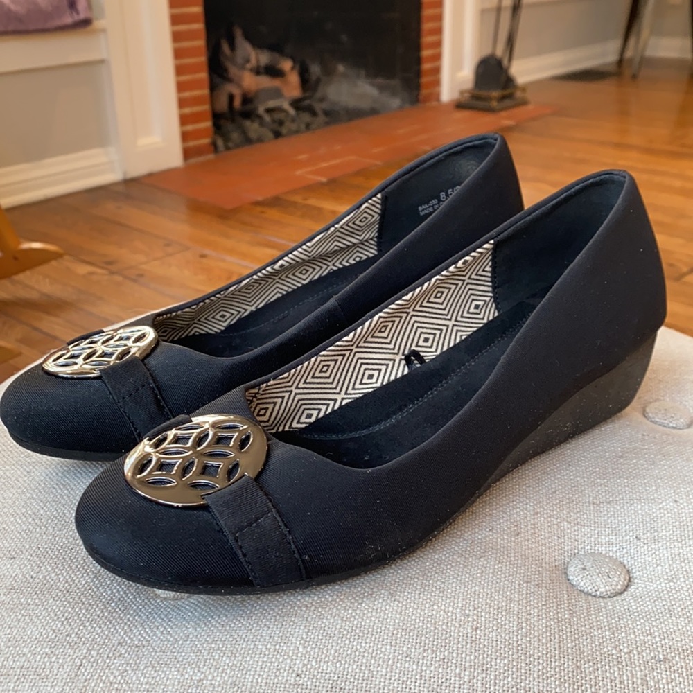 Chinese Laundry Bail 1.5" Wedge Black Slip On Flats Ballerina 8.5M - Picture 4 of 13